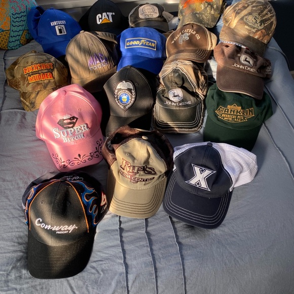 17 Caps, trucker hats, baseball, snap backs - Picture 1 of 11
